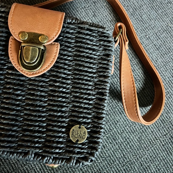 Billabong Handbags - Billabong Purse Jabgibgi “Gimme Some” Straw Purse